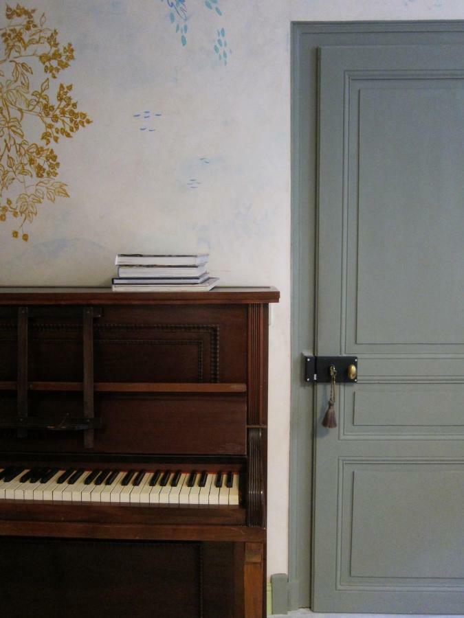 Bed and Breakfast Le Murmure De La Falaise Beaumont-le-Roger Exterior foto