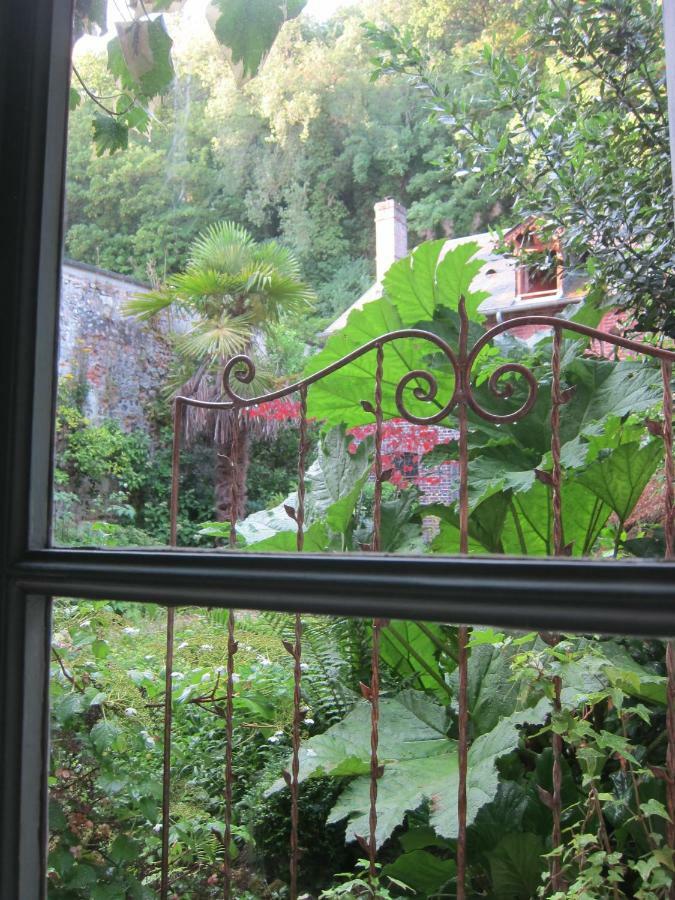 Bed and Breakfast Le Murmure De La Falaise Beaumont-le-Roger Exterior foto