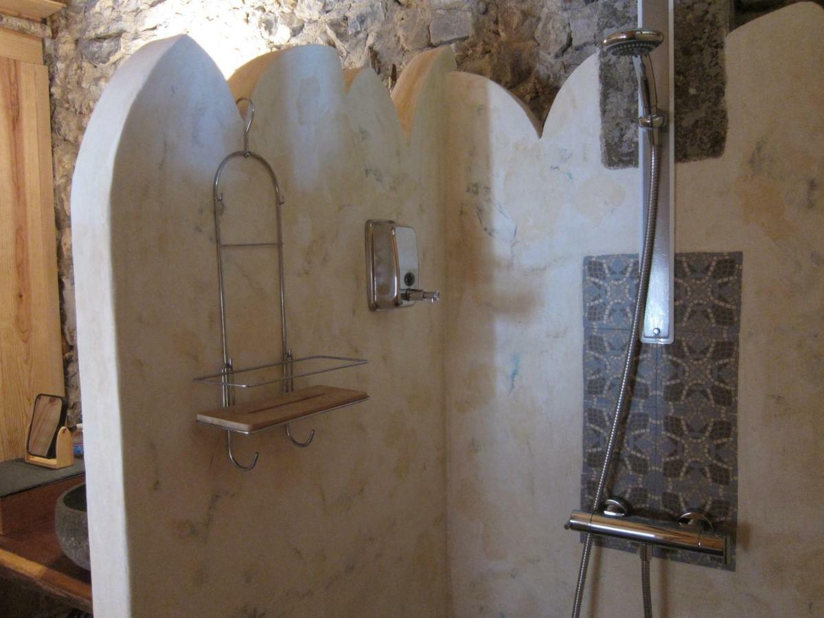 Bed and Breakfast Le Murmure De La Falaise Beaumont-le-Roger Exterior foto